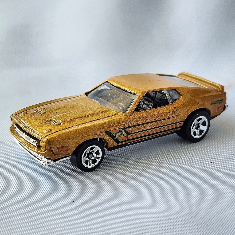 Hot Wheels 2014 HW City 1971‎ Ford Mustang Mach 1 Metallic Gold 50th Anniversary